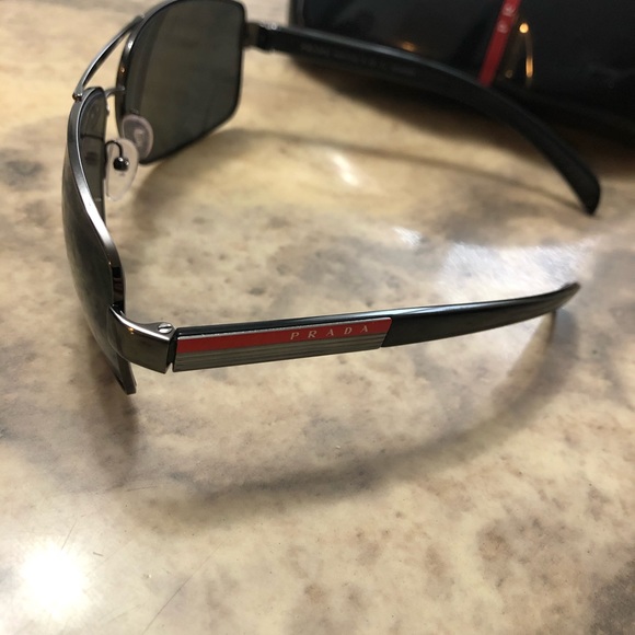 Mens Prada sunglasses - Picture 3 of 4